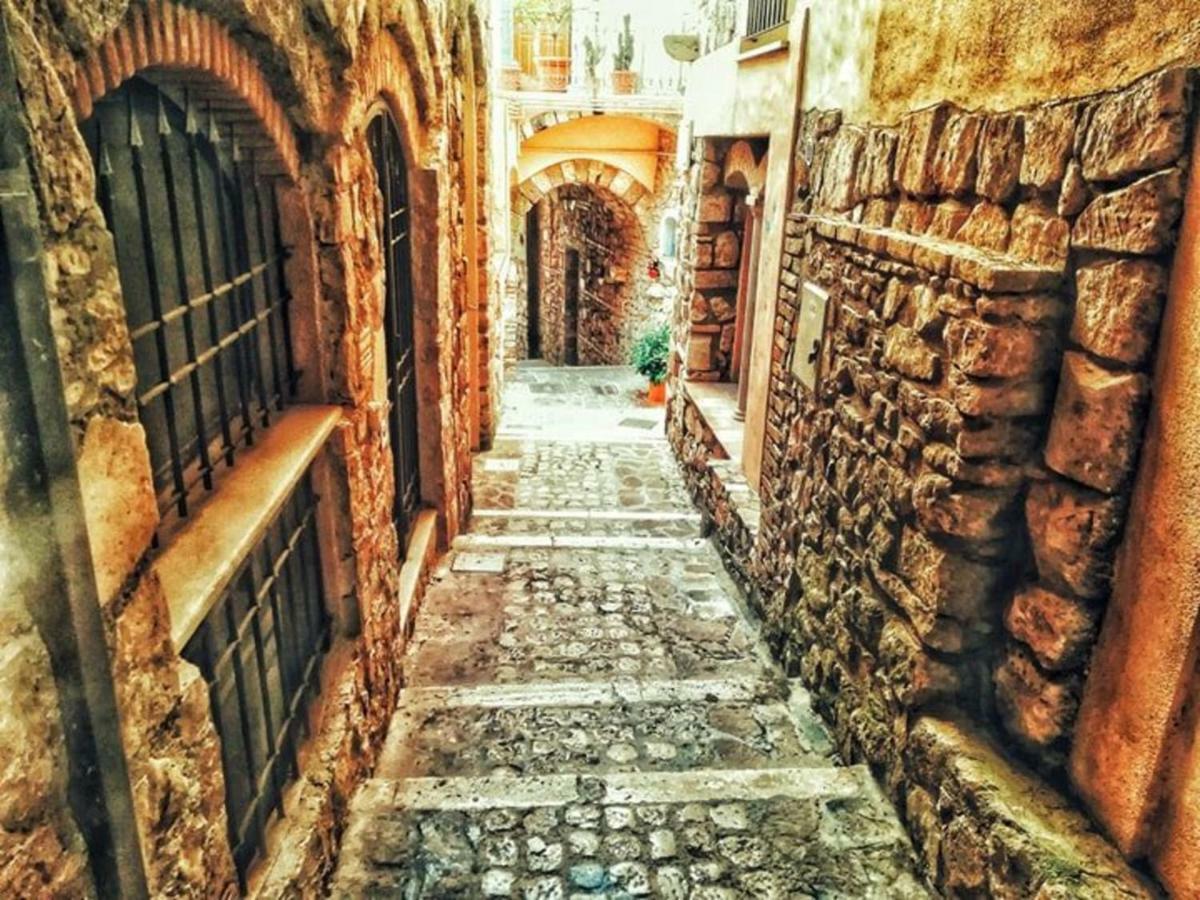 Nari Bed&Breakfast Gaeta Bagian luar foto